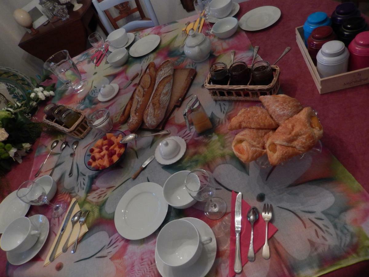 Le Petit Massigny Bed & Breakfast Les Velluire-sur-Vendee Exterior foto